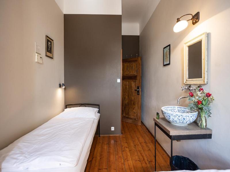 Sir Toby’s Hostel image
