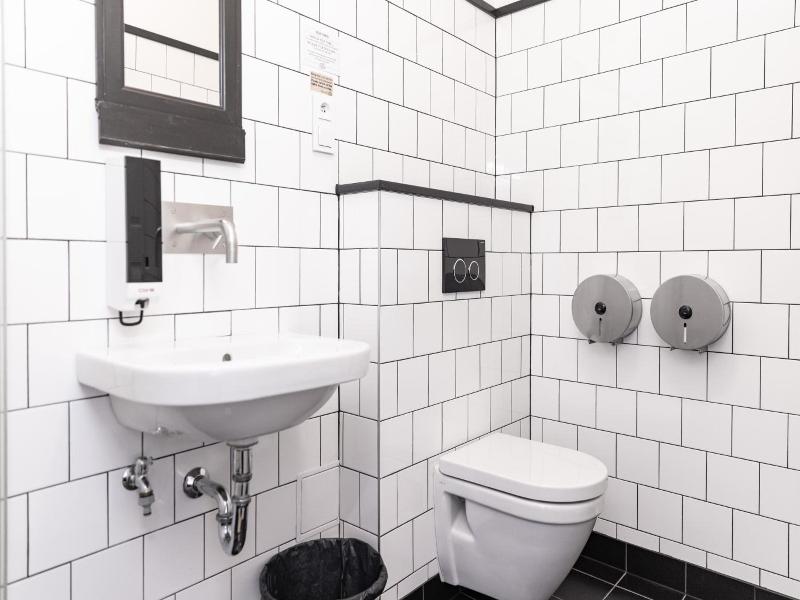 Sir Toby’s Hostel image