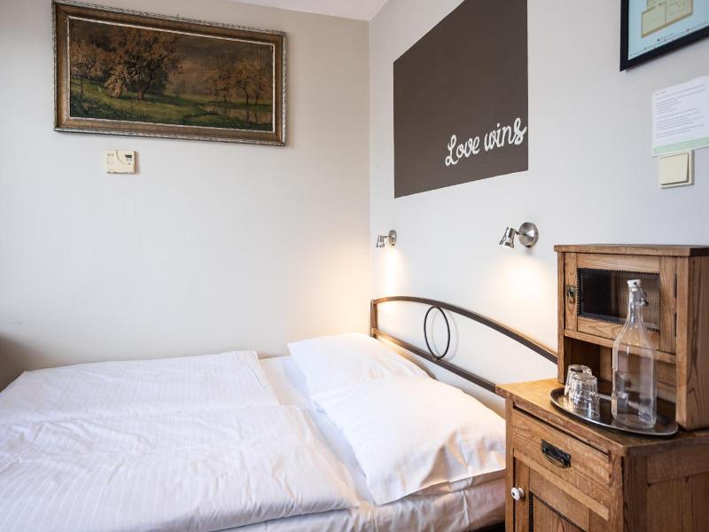 Sir Toby’s Hostel image