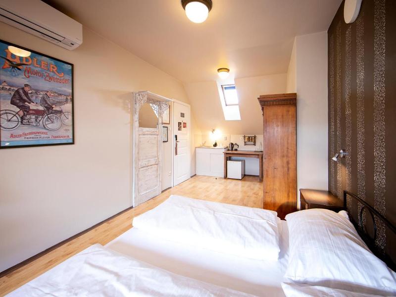 Sir Toby’s Hostel image