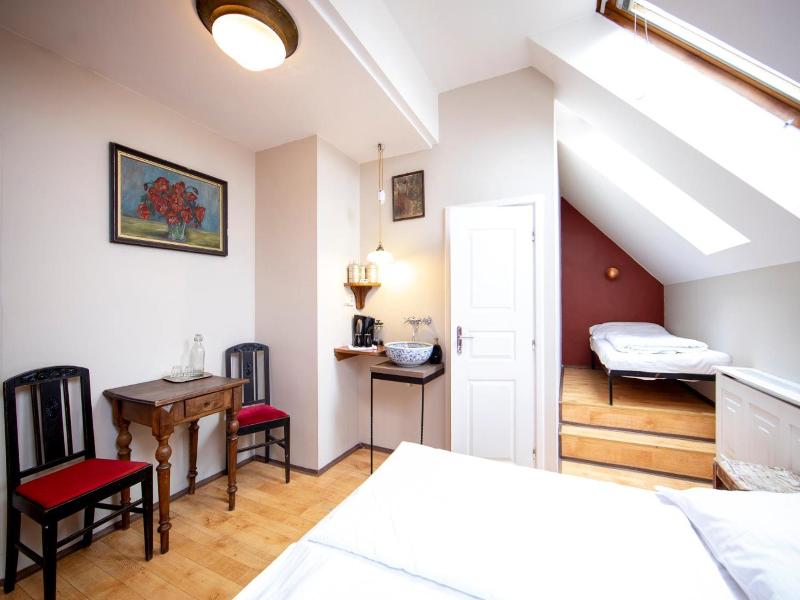 Sir Toby’s Hostel image