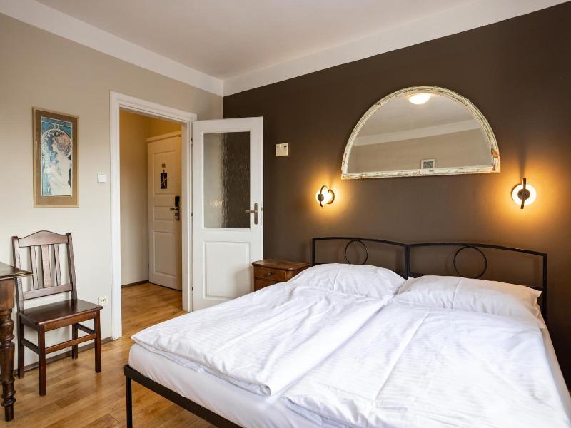 Sir Toby’s Hostel image