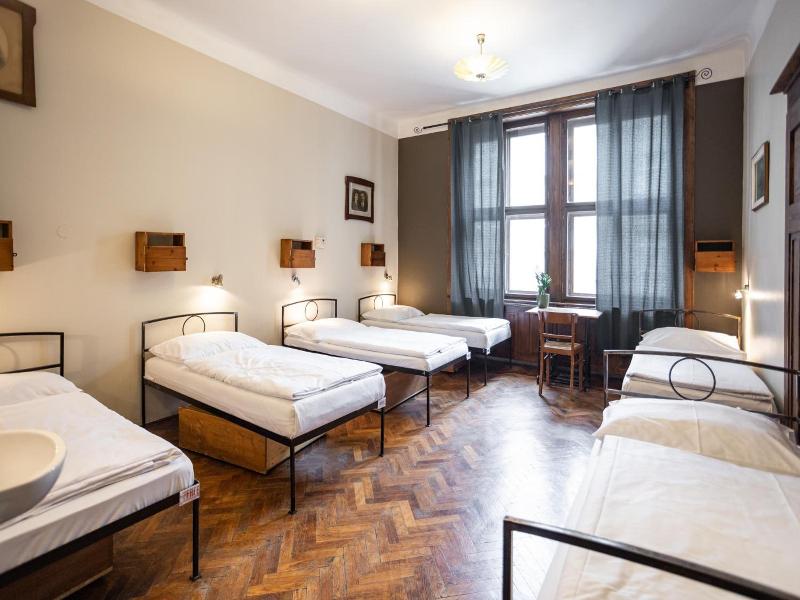 Sir Toby’s Hostel image