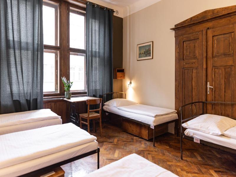 Sir Toby’s Hostel image