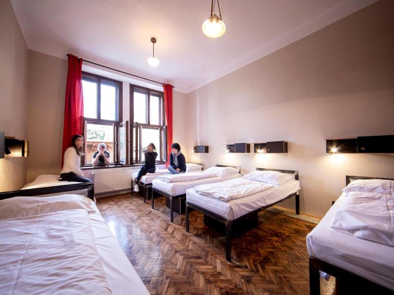Sir Toby’s Hostel image
