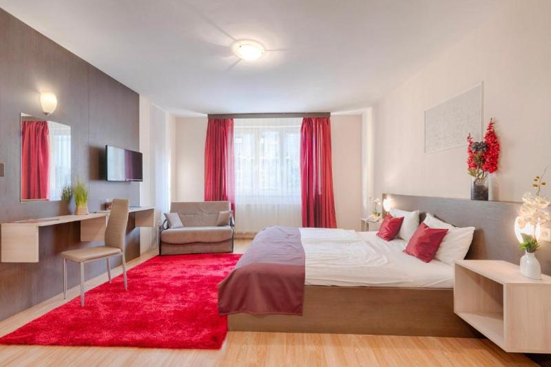 Triple M Hotel image