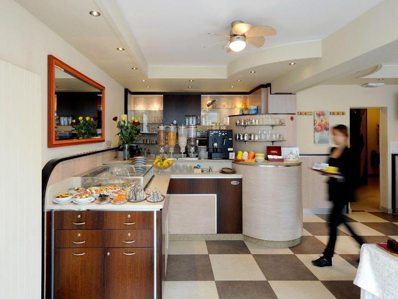 Hotel Bon Port image