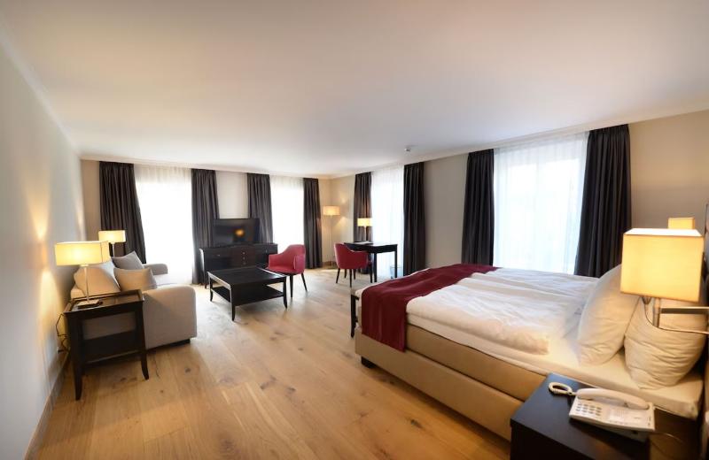 Hotel La Prairie image