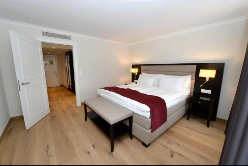 Hotel La Prairie image