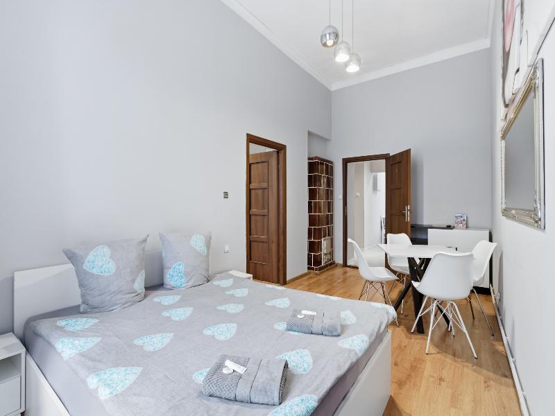 Queen Apartments image