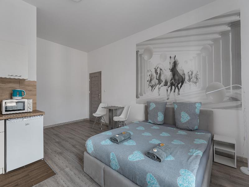 Queen Apartments image