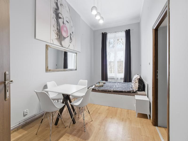 Queen Apartments image