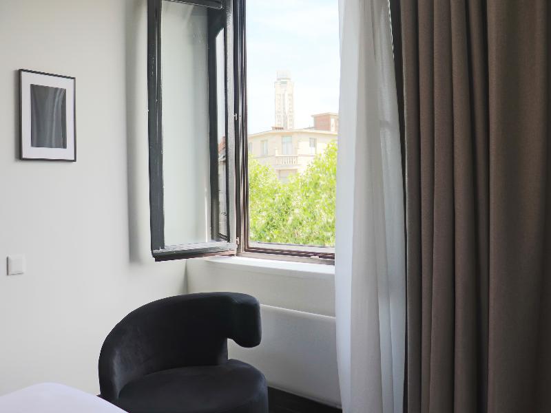 Hotel National image