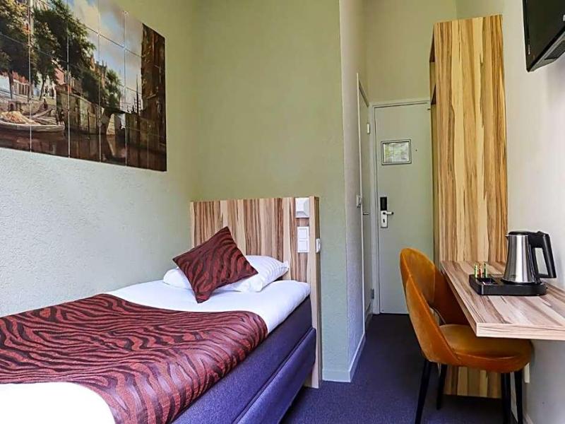 Asterisk Hotel image