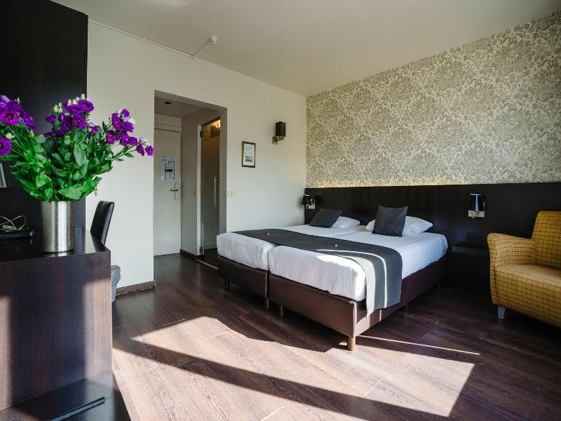 Hotel Ambassadeur image