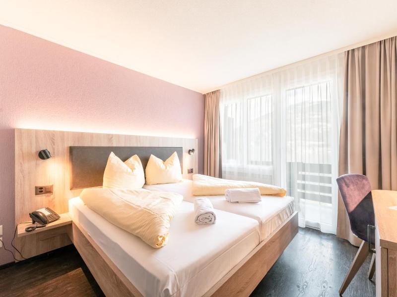 Hotel Kreuz image