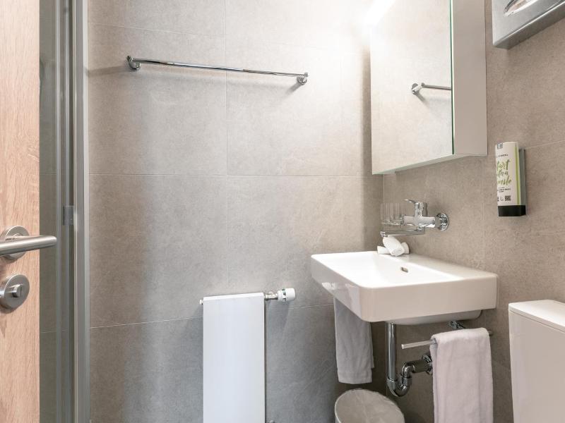 Hotel Kreuz image
