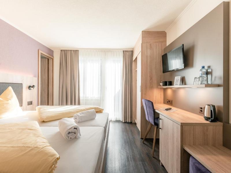 Hotel Kreuz image
