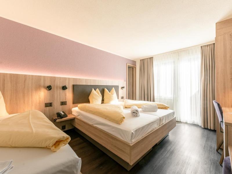 Hotel Kreuz image