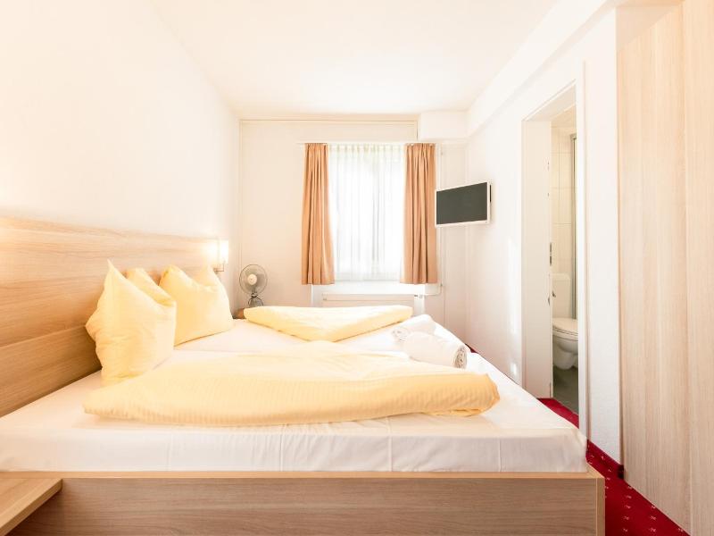 Hotel Kreuz image
