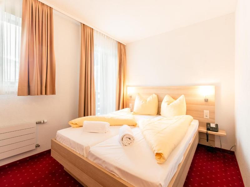 Hotel Kreuz image
