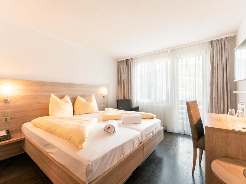 Hotel Kreuz image