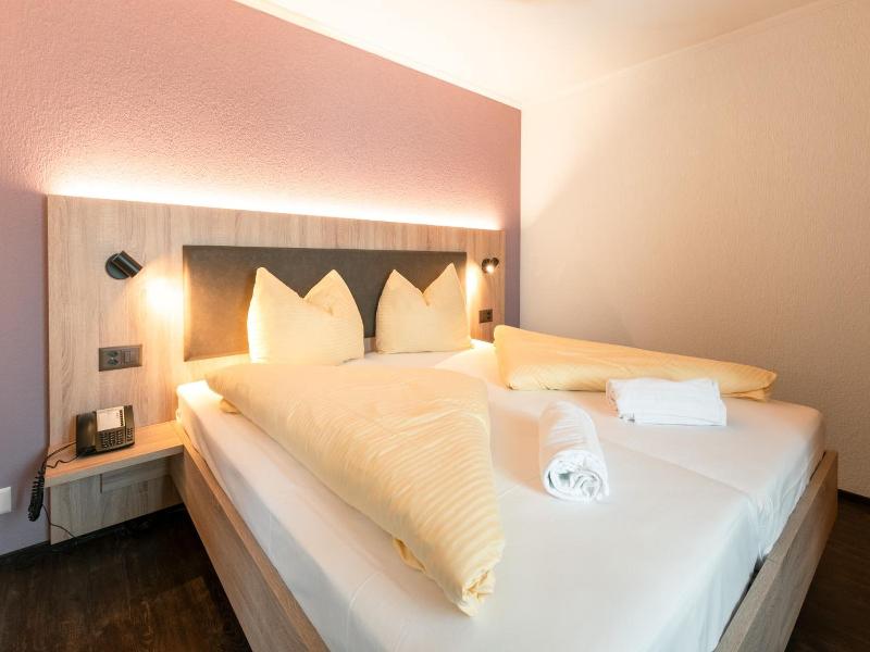 Hotel Kreuz image