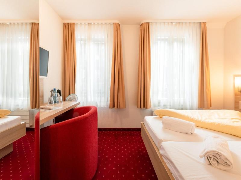 Hotel Kreuz image