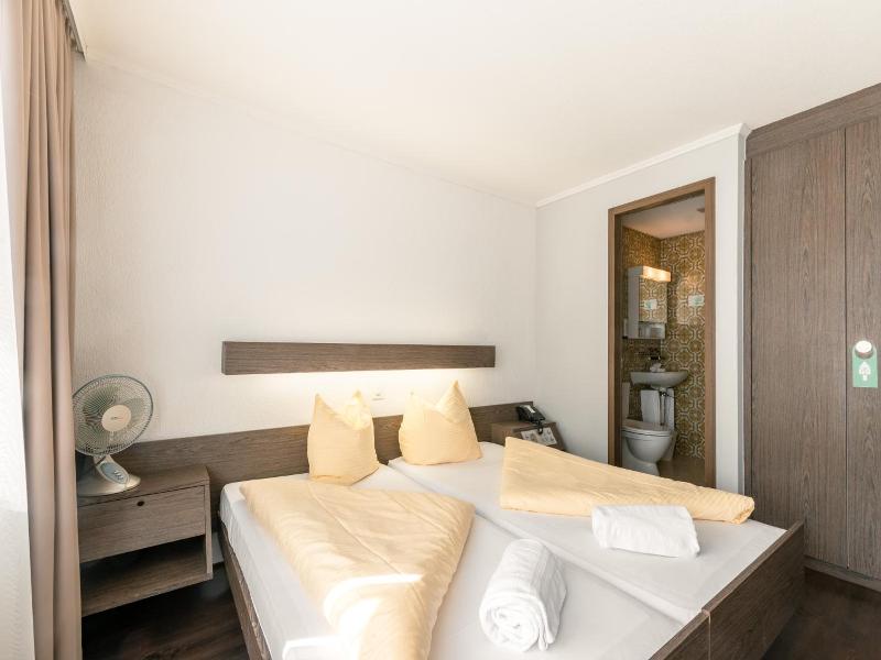 Hotel Kreuz image