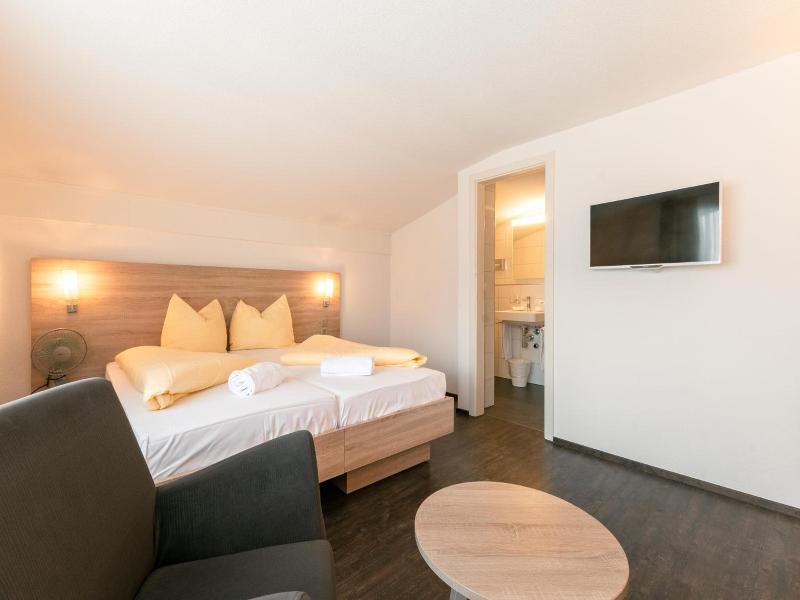 Hotel Kreuz image