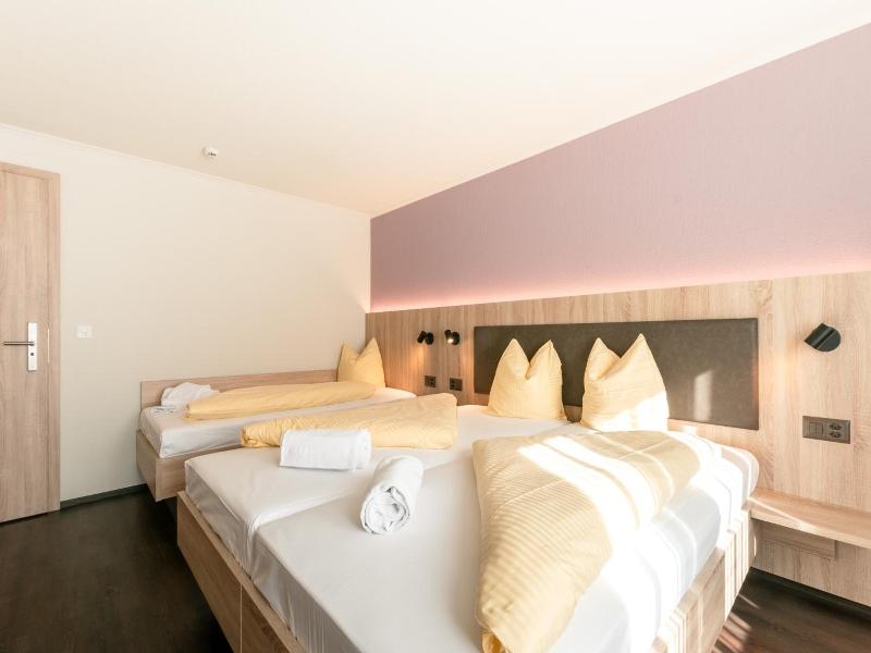Hotel Kreuz image