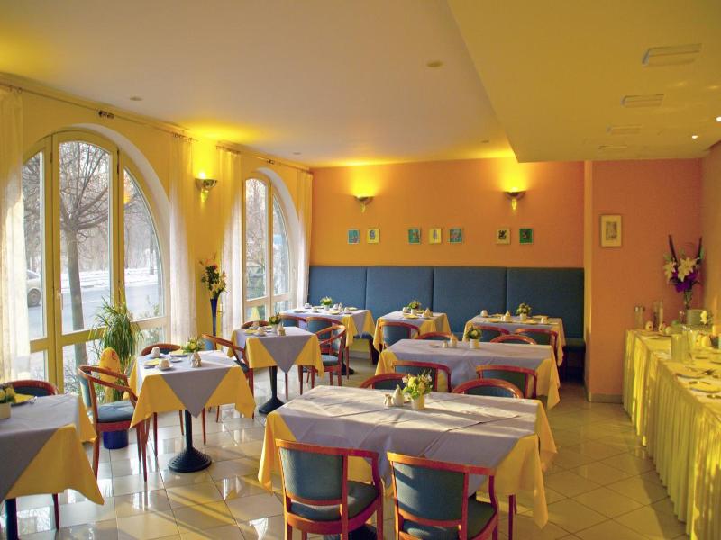 Hotel Am Buschkrugpark image