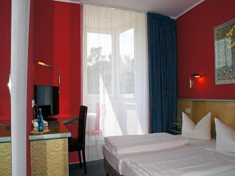 Hotel Am Buschkrugpark image