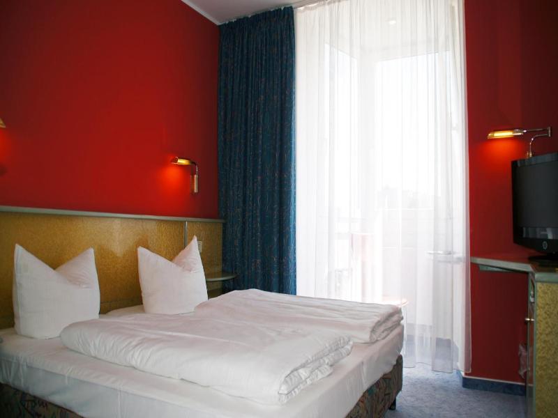 Hotel Am Buschkrugpark image