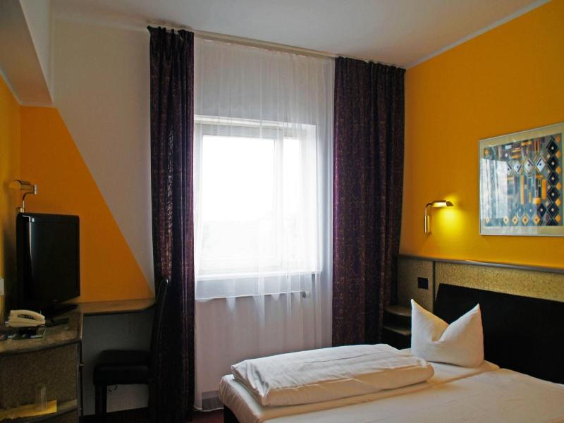 Hotel Am Buschkrugpark image
