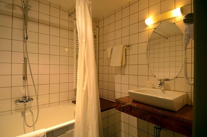 Malcot Hotel image