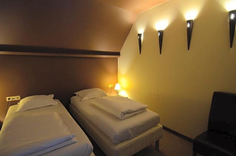 Malcot Hotel image