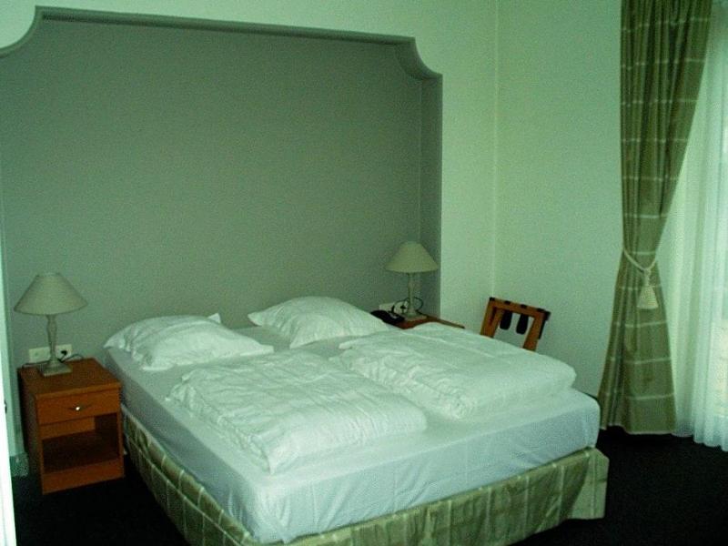 Malcot Hotel image
