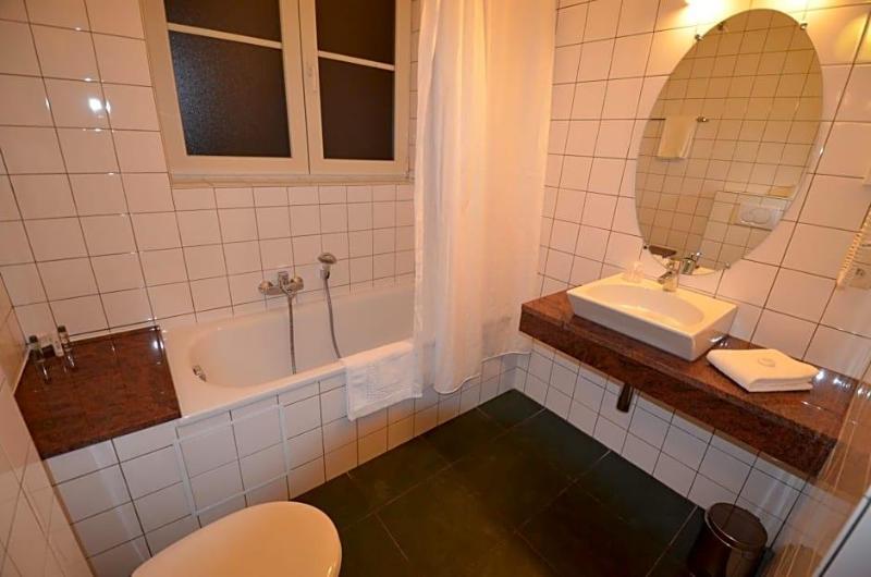 Malcot Hotel image