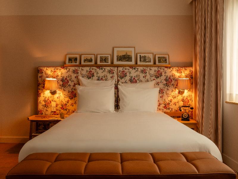 9Hotel Chelton image