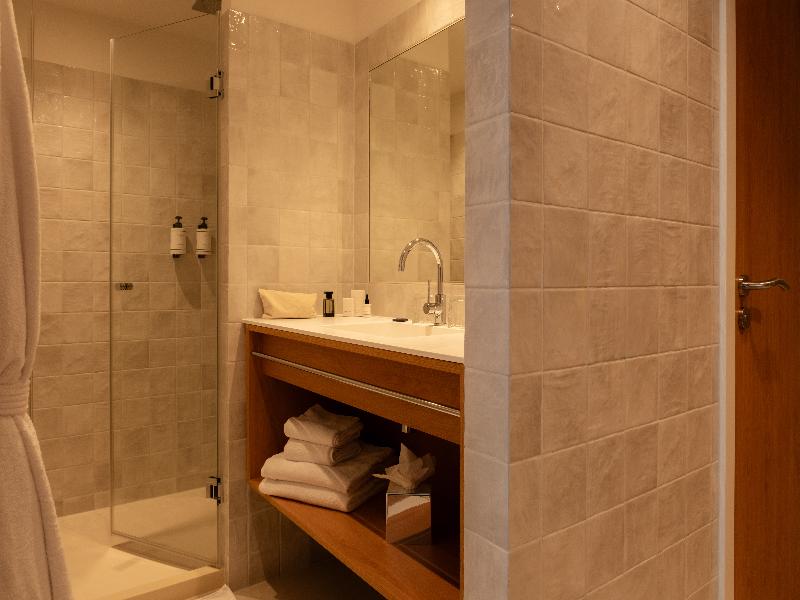9Hotel Chelton image