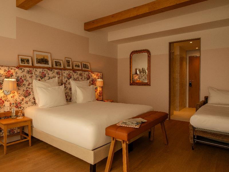 9Hotel Chelton image