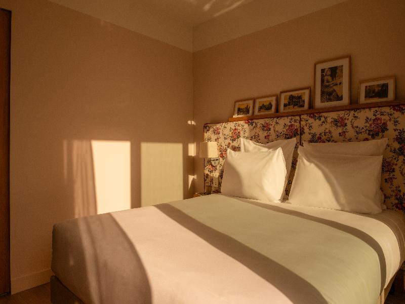 9Hotel Chelton image