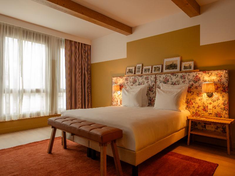 9Hotel Chelton image