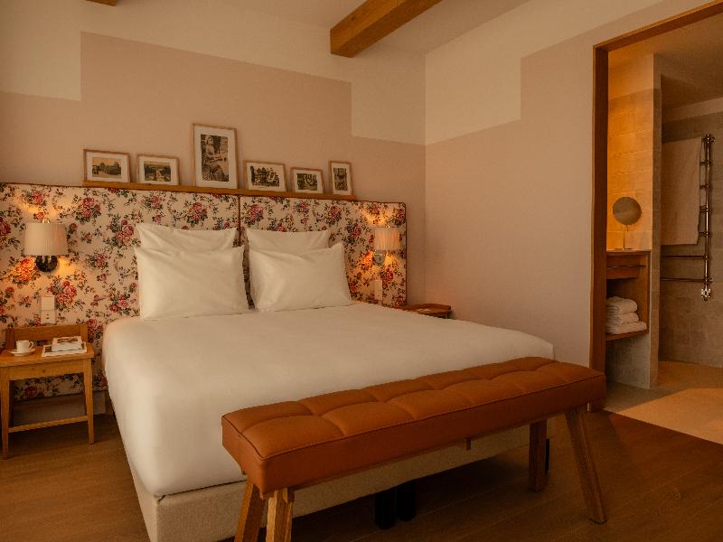 9Hotel Chelton image