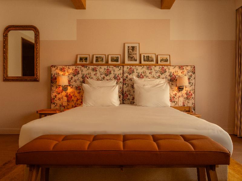 9Hotel Chelton image