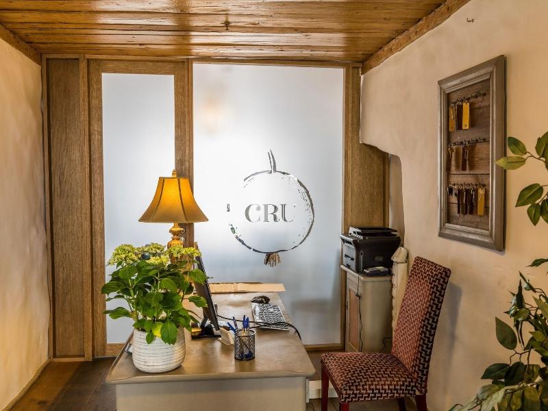 Cru Hotel And Restaurant image