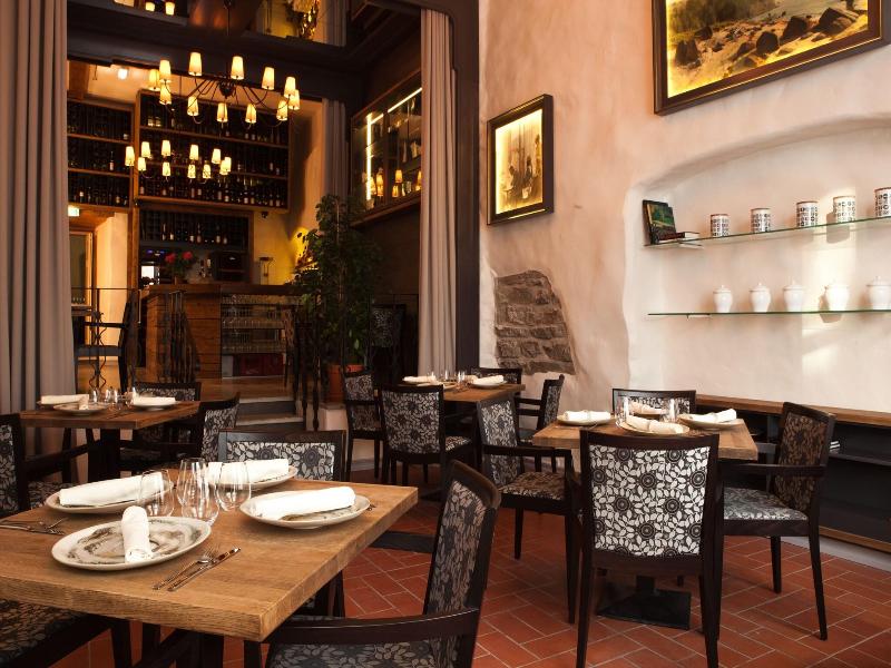 Cru Hotel And Restaurant image