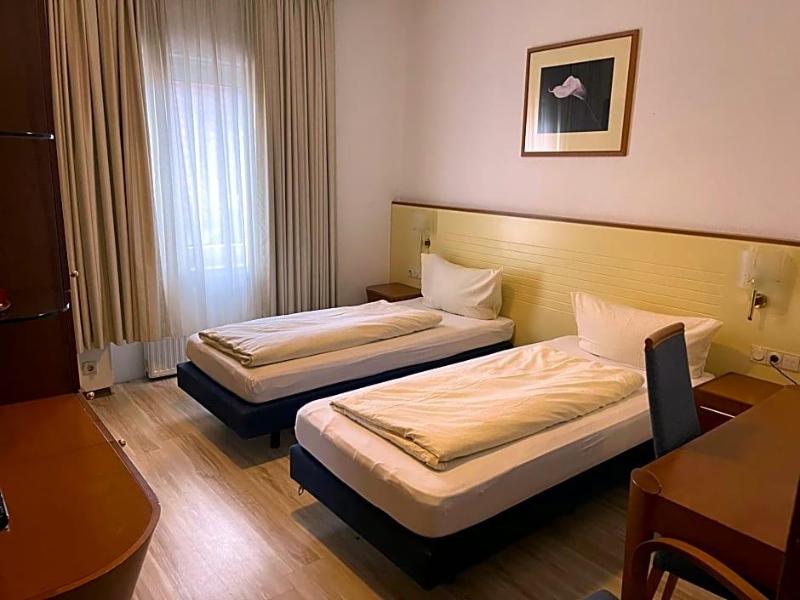 Zum Kluverbaum image