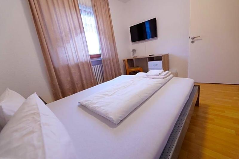 Zum Kluverbaum image